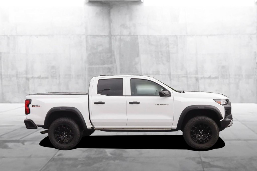 Chevrolet Colorado Vehicle Full-screen Gallery Image 05