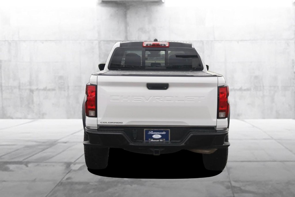 Chevrolet Colorado Vehicle Full-screen Gallery Image 06