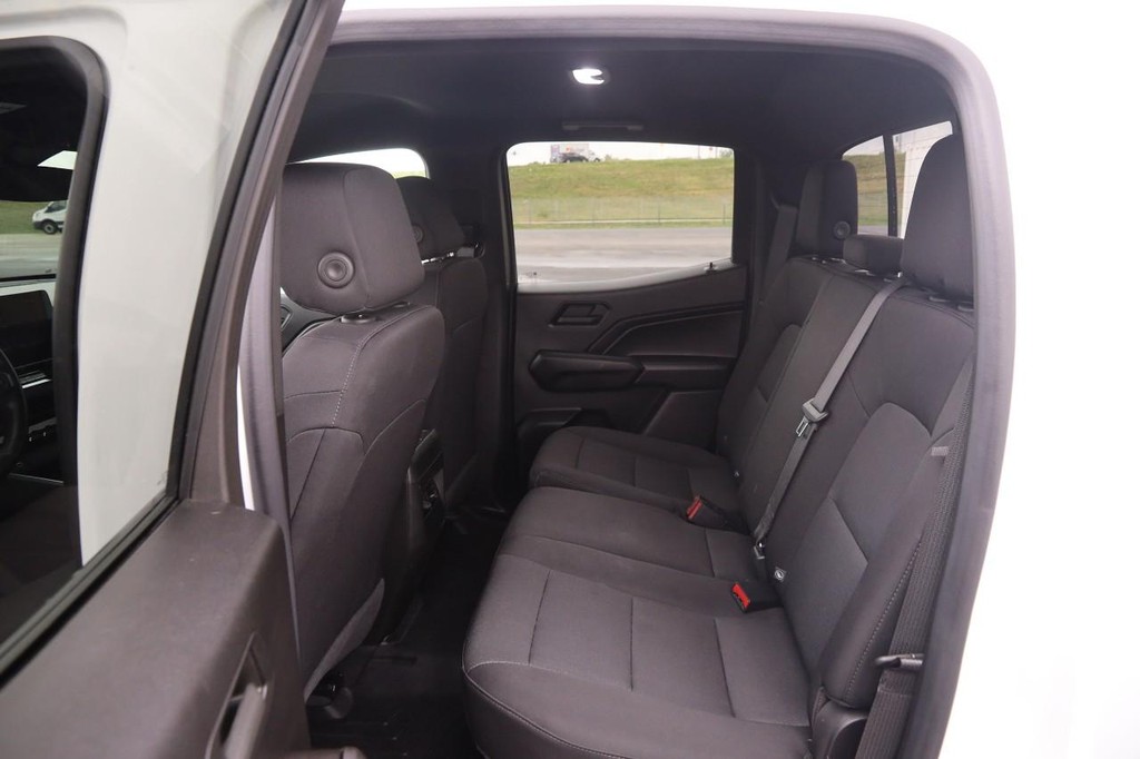 Chevrolet Colorado Vehicle Full-screen Gallery Image 09