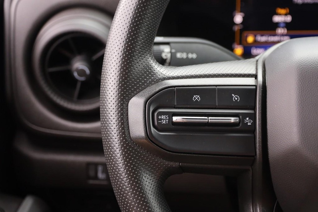 Chevrolet Colorado Vehicle Full-screen Gallery Image 11