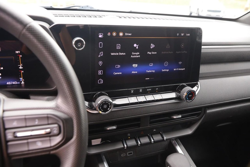 Chevrolet Colorado Vehicle Full-screen Gallery Image 14