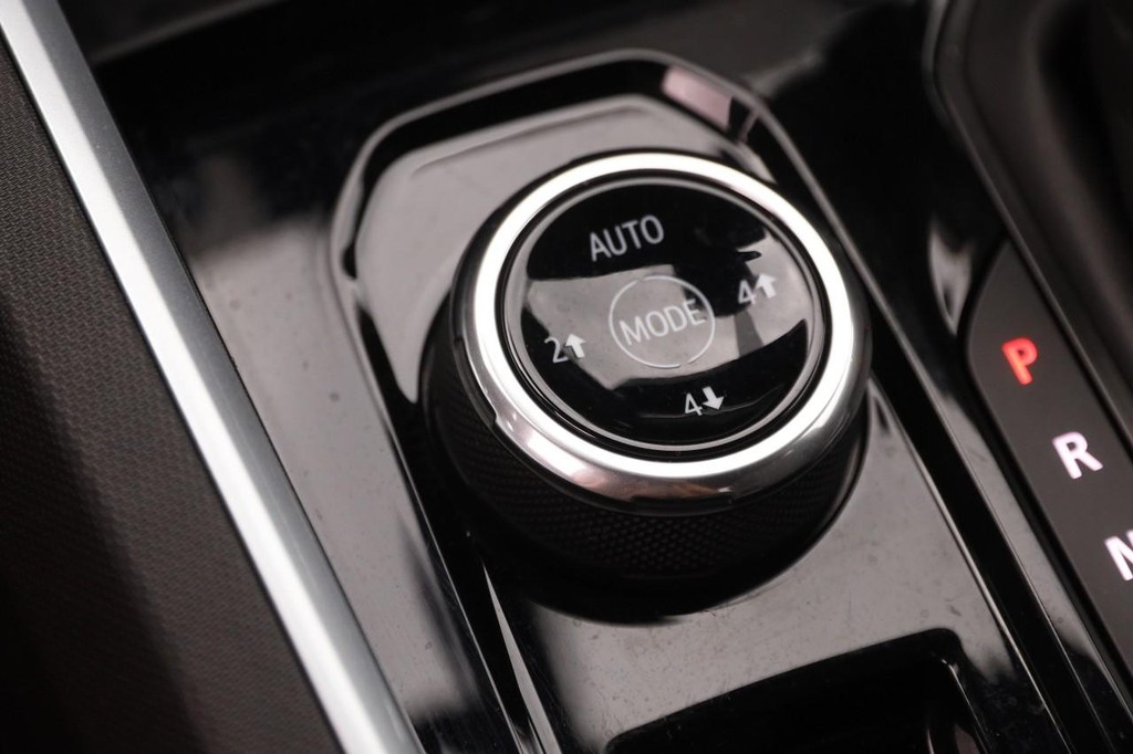 Chevrolet Colorado Vehicle Full-screen Gallery Image 19