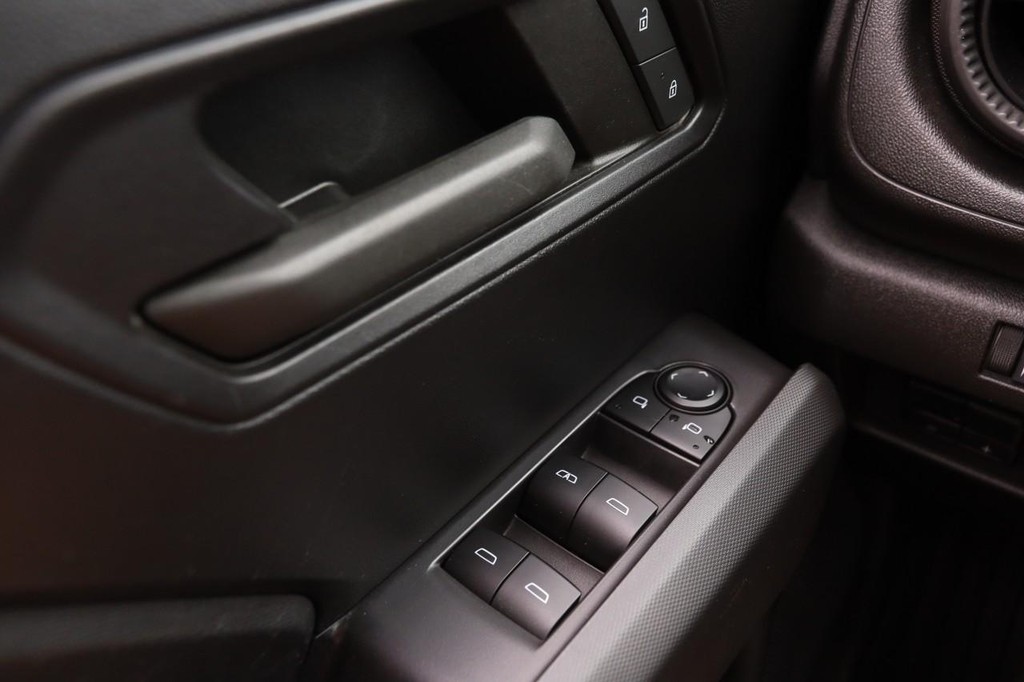 Chevrolet Colorado Vehicle Full-screen Gallery Image 20