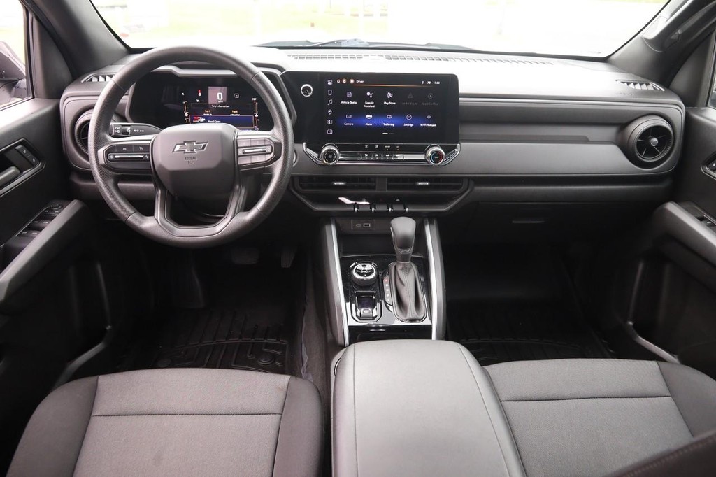 Chevrolet Colorado Vehicle Full-screen Gallery Image 21