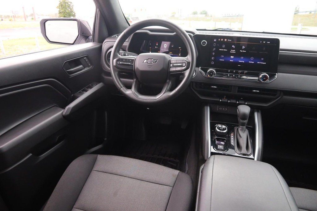 Chevrolet Colorado Vehicle Full-screen Gallery Image 22