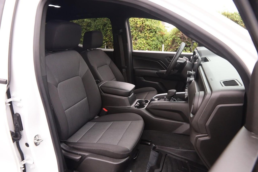 Chevrolet Colorado Vehicle Full-screen Gallery Image 26