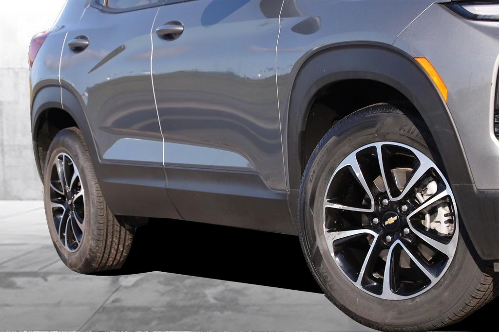 Chevrolet TrailBlazer Vehicle Full-screen Gallery Image 03