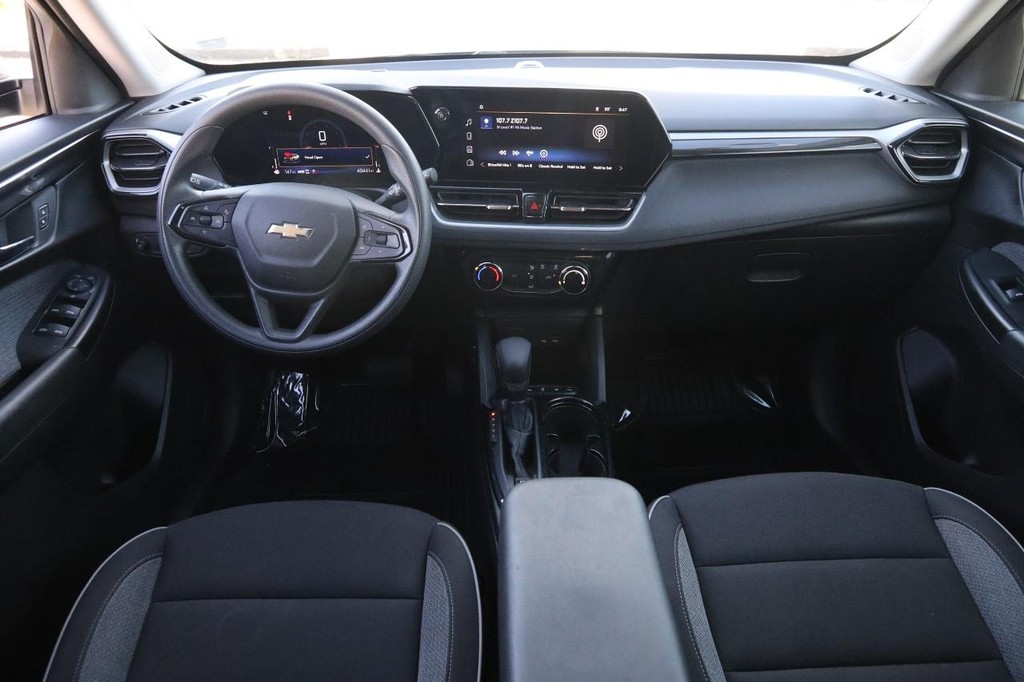 Chevrolet TrailBlazer Vehicle Full-screen Gallery Image 23