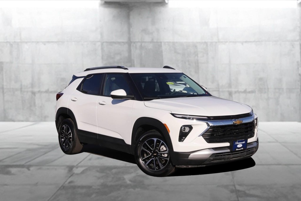 Chevrolet TrailBlazer Vehicle Full-screen Gallery Image 02