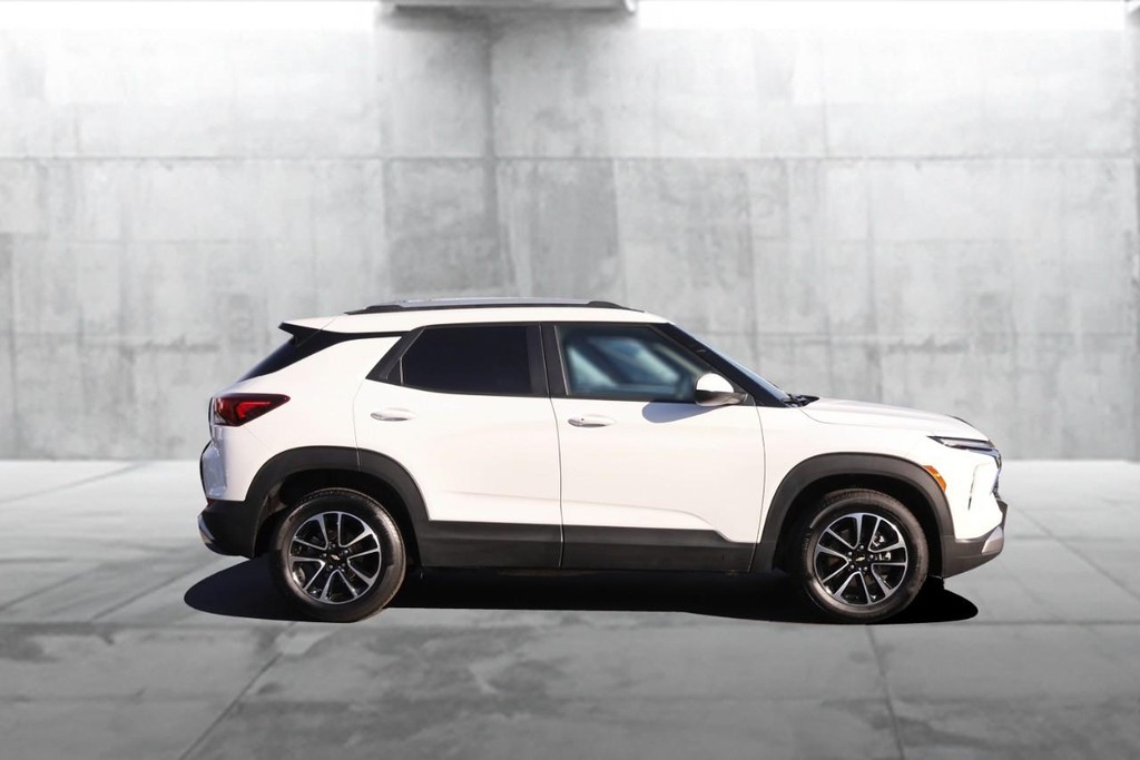 Chevrolet TrailBlazer Vehicle Full-screen Gallery Image 05