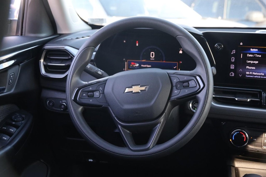 Chevrolet TrailBlazer Vehicle Full-screen Gallery Image 24