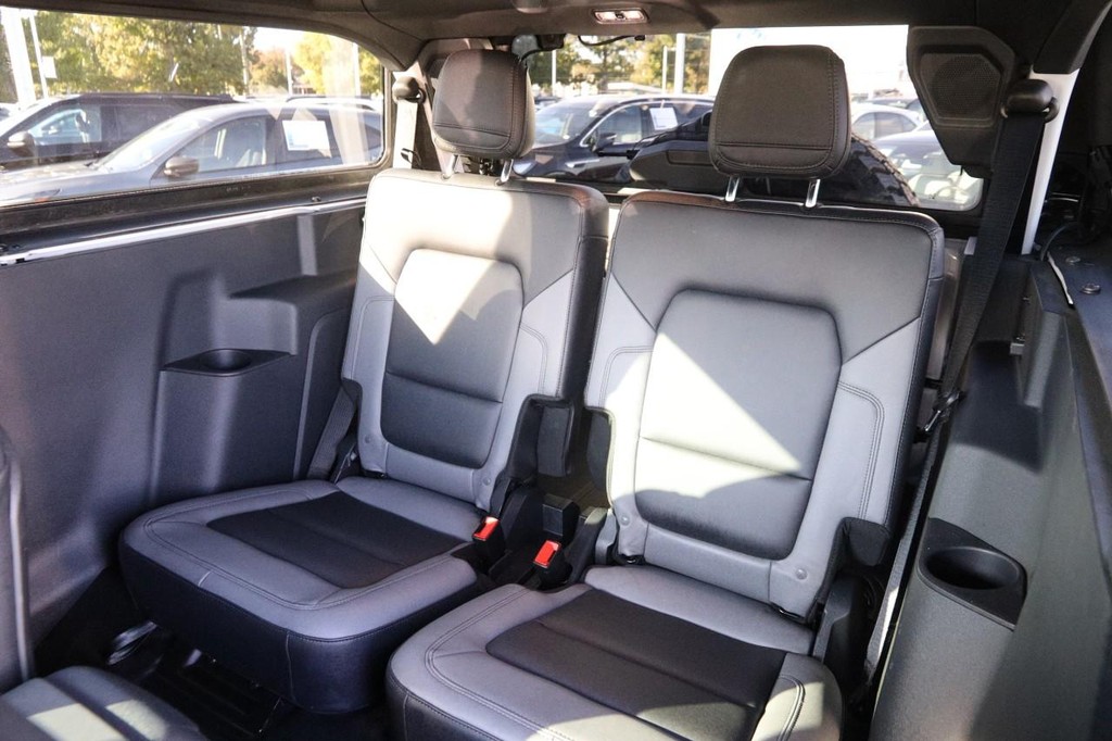 Ford Bronco Vehicle Full-screen Gallery Image 10