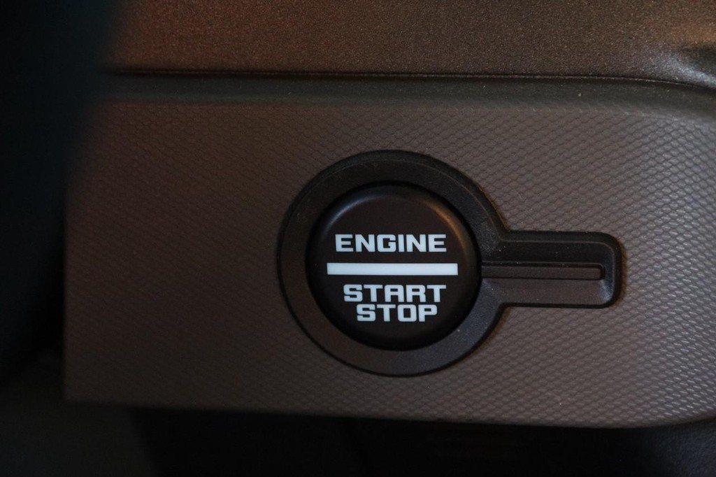 Ford Bronco Vehicle Full-screen Gallery Image 15