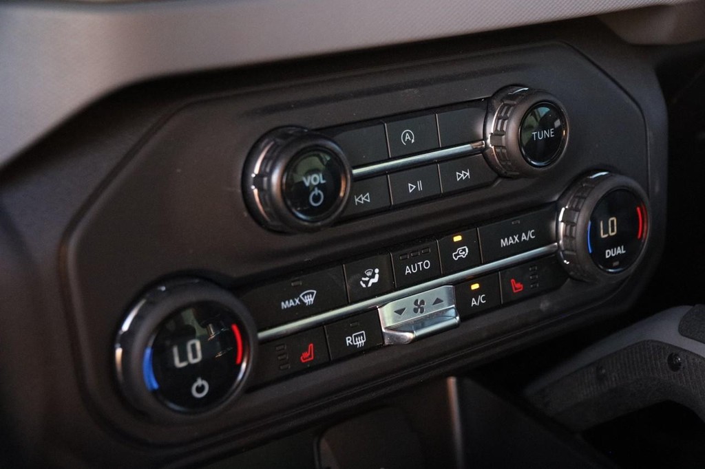 Ford Bronco Vehicle Full-screen Gallery Image 17