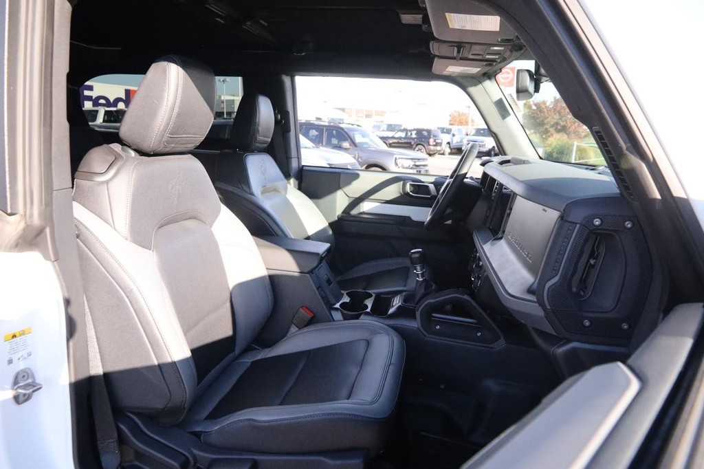 Ford Bronco Vehicle Full-screen Gallery Image 27