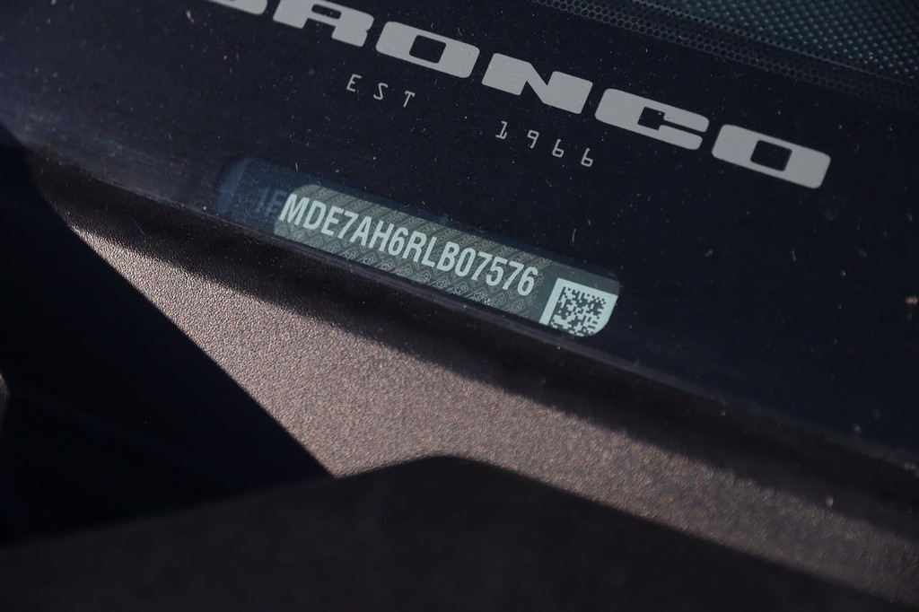 Ford Bronco Vehicle Full-screen Gallery Image 33