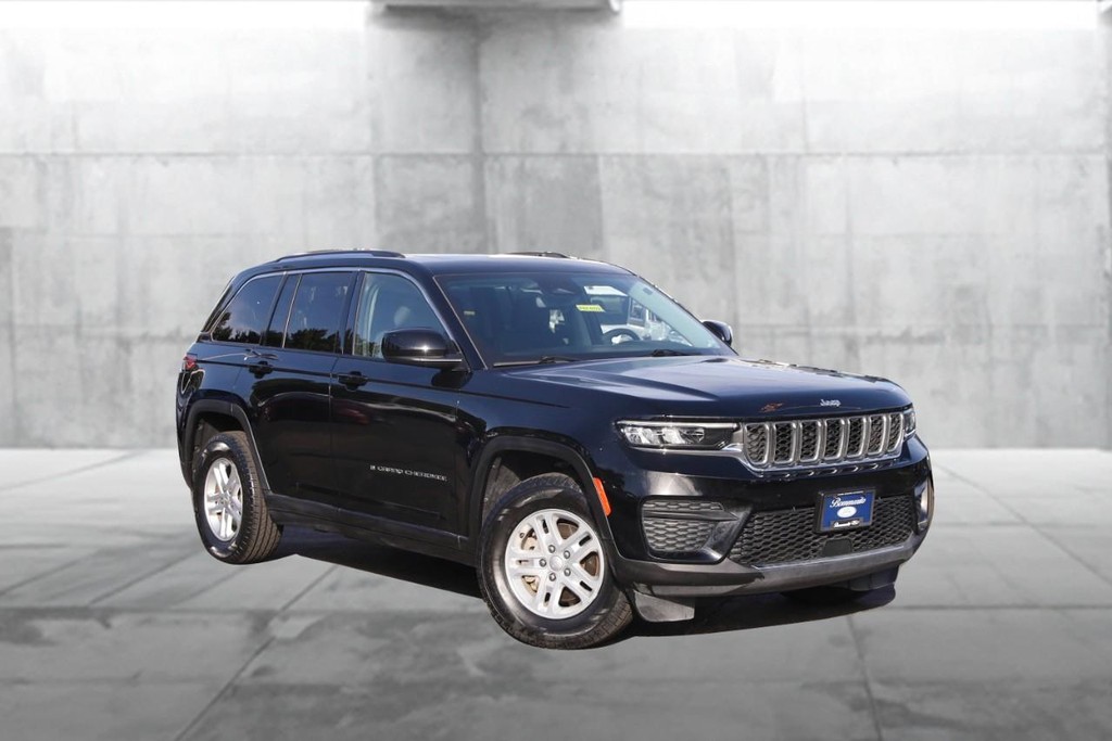 Jeep Grand Cherokee Vehicle Image 02