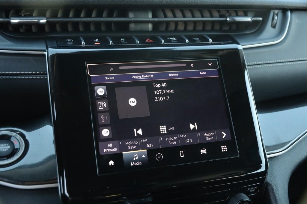 Jeep Grand Cherokee Vehicle Image 17
