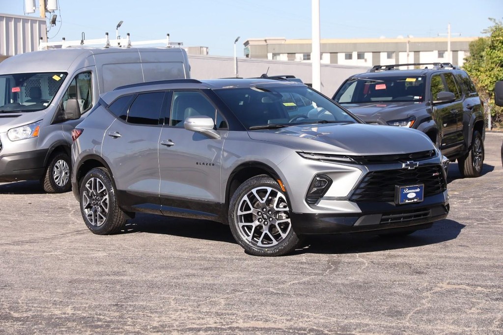 Chevrolet Blazer Vehicle Image 02
