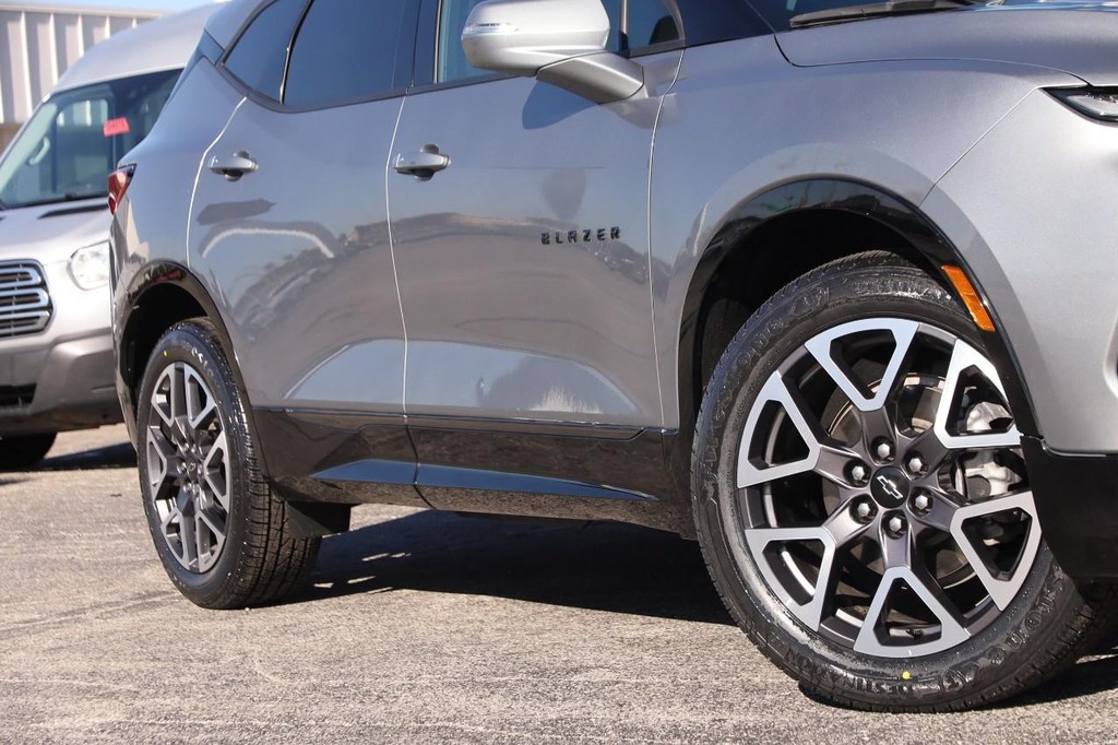 Chevrolet Blazer Vehicle Image 03