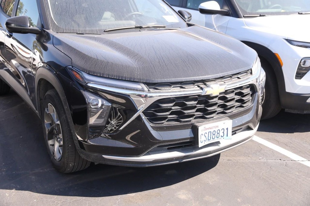 Chevrolet Trax Vehicle Full-screen Gallery Image 2