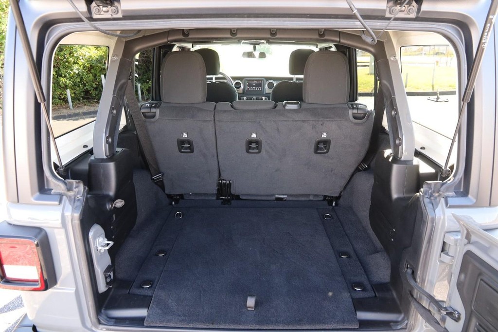 Jeep Wrangler Vehicle Image 07