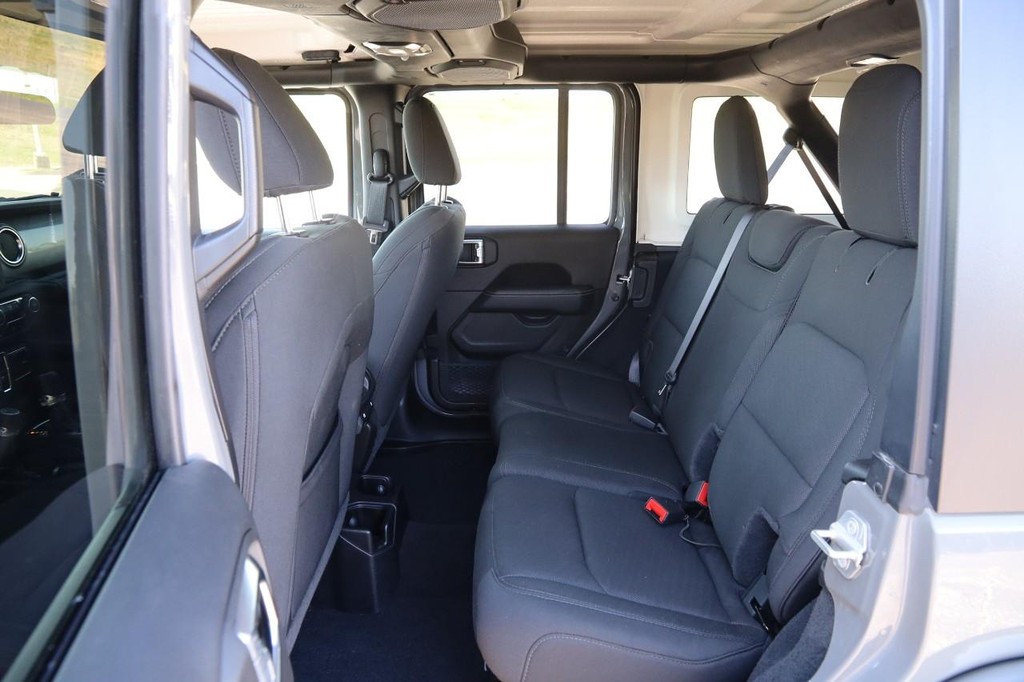 Jeep Wrangler Vehicle Image 09
