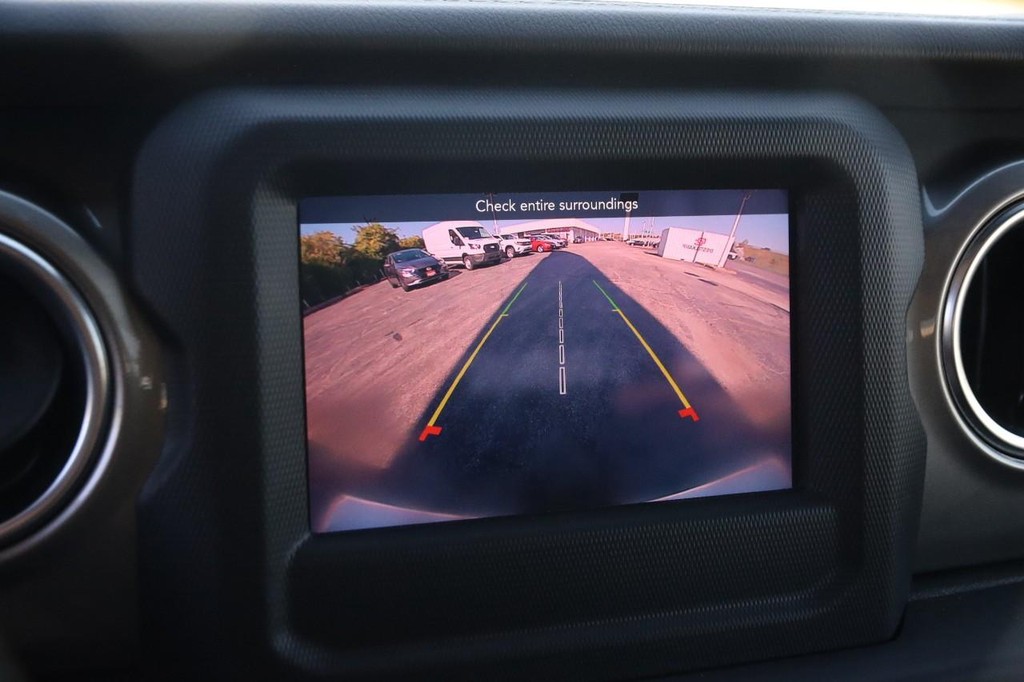 Jeep Wrangler Vehicle Image 17