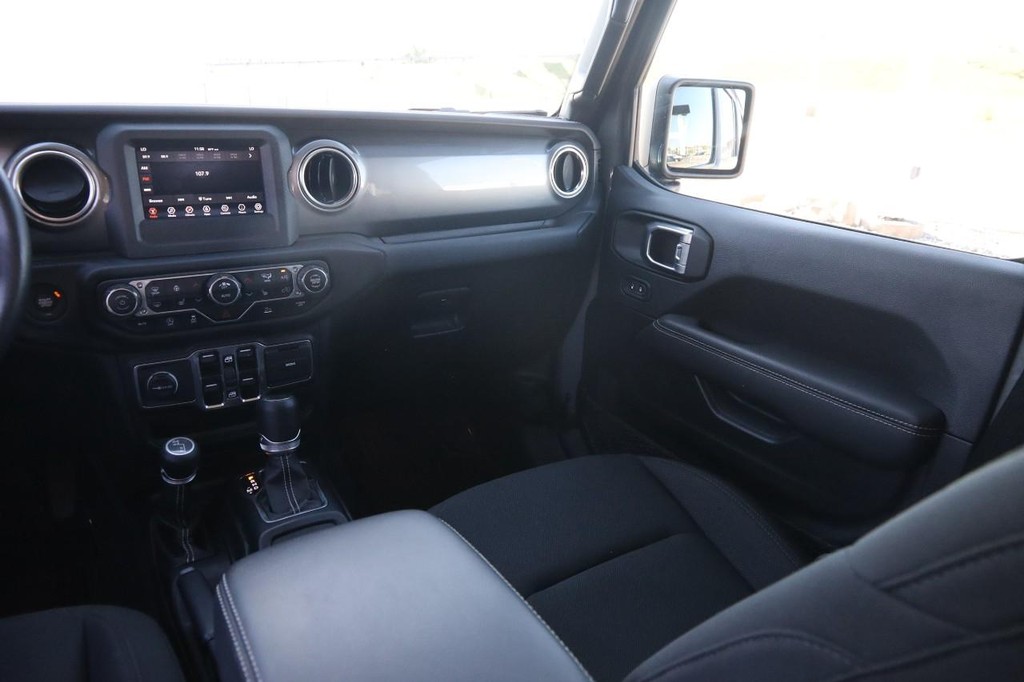 Jeep Wrangler Vehicle Image 25