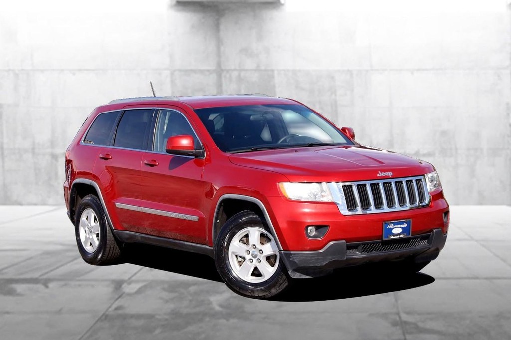 Jeep Grand Cherokee Vehicle Image 02