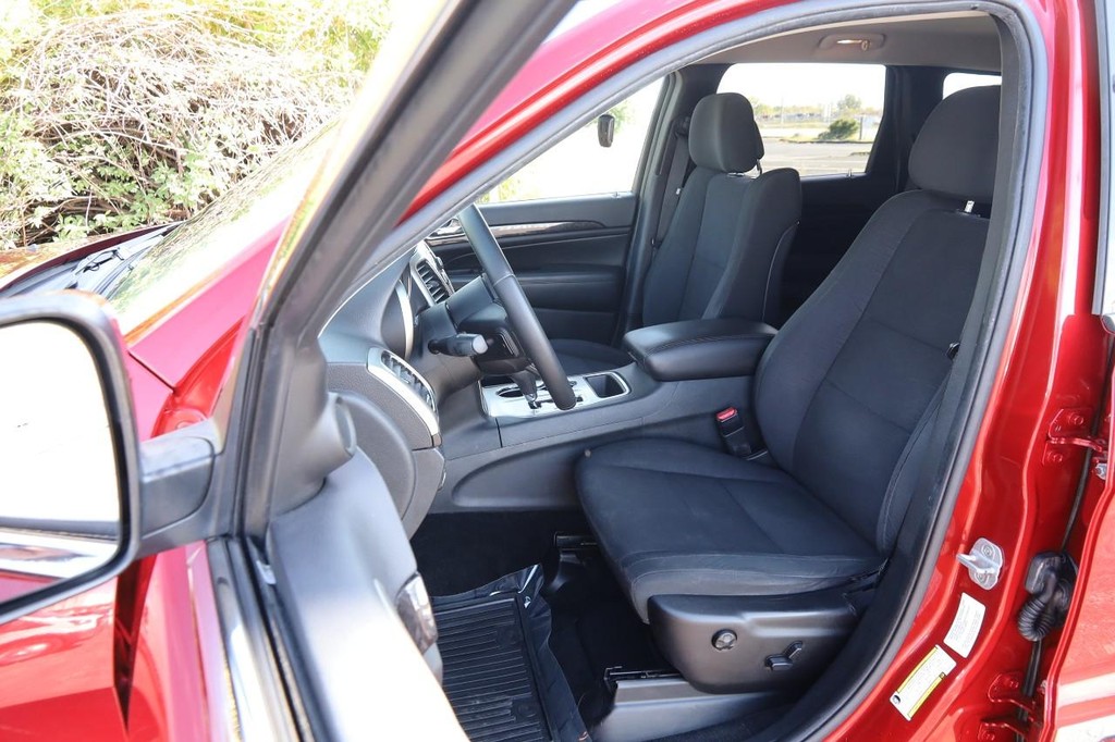 Jeep Grand Cherokee Vehicle Image 08