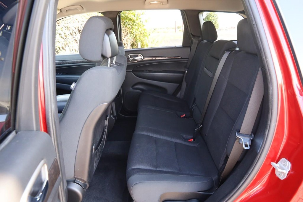 Jeep Grand Cherokee Vehicle Image 09
