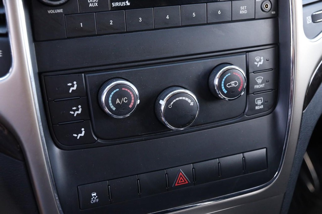 Jeep Grand Cherokee Vehicle Image 17
