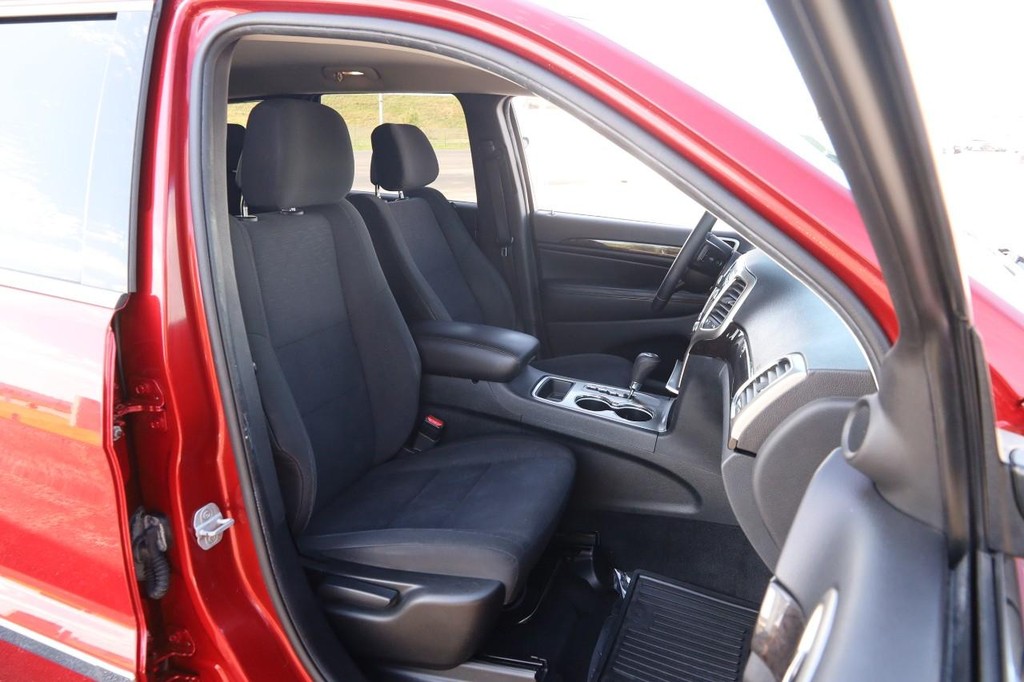 Jeep Grand Cherokee Vehicle Image 26