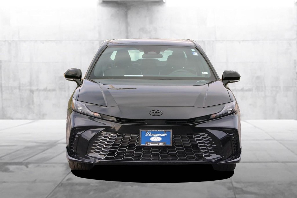 Toyota Camry Vehicle Image 04