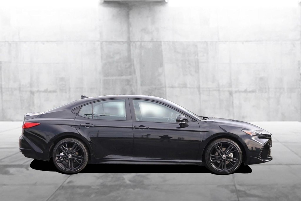 Toyota Camry Vehicle Image 05
