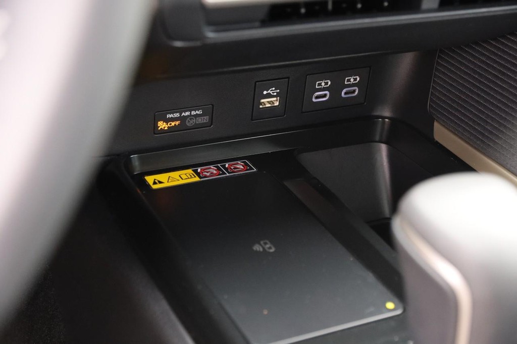 Toyota Camry Vehicle Image 19