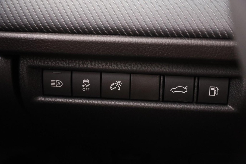 Toyota Camry Vehicle Image 21