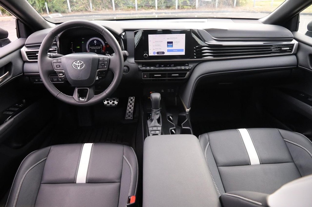 Toyota Camry Vehicle Image 22