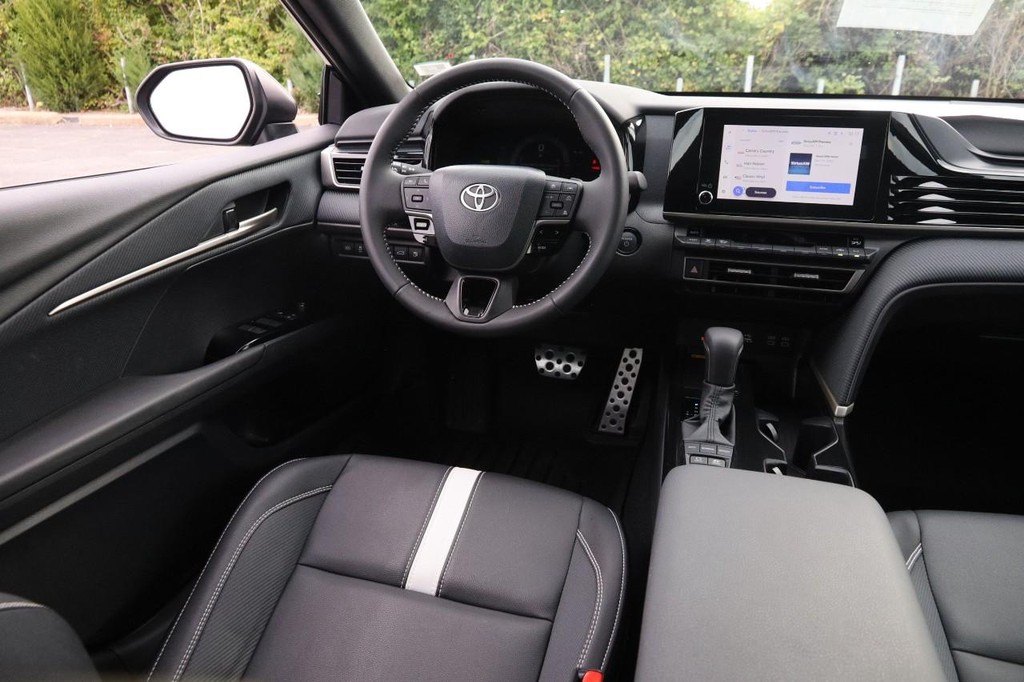 Toyota Camry Vehicle Image 23