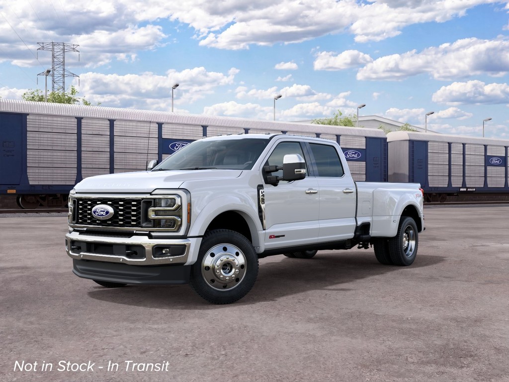 Ford Super Duty F-450 DRW Vehicle Full-screen Gallery Image 2