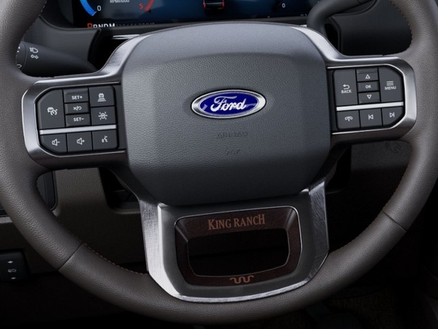 Ford Super Duty F-450 DRW Vehicle Full-screen Gallery Image 12