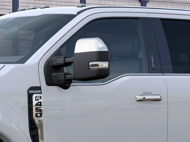 Ford Super Duty F-450 DRW Vehicle Full-screen Gallery Image 20
