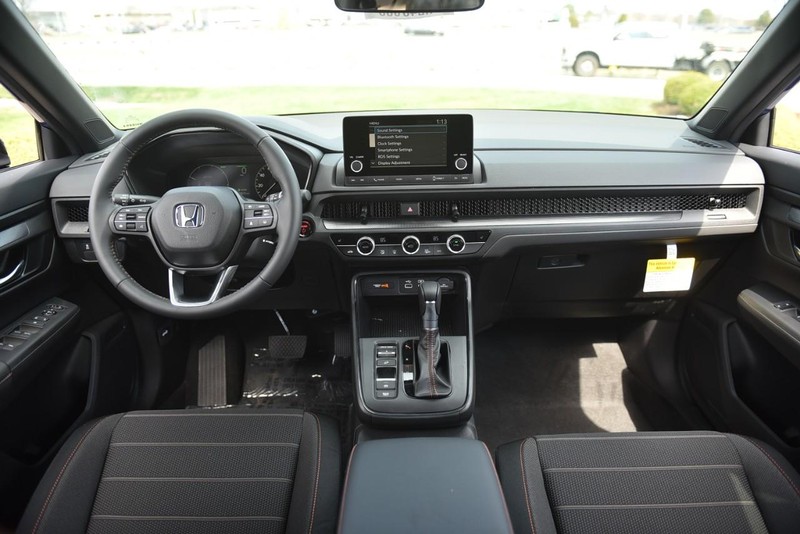 Honda CR-V Hybrid Vehicle Image 07