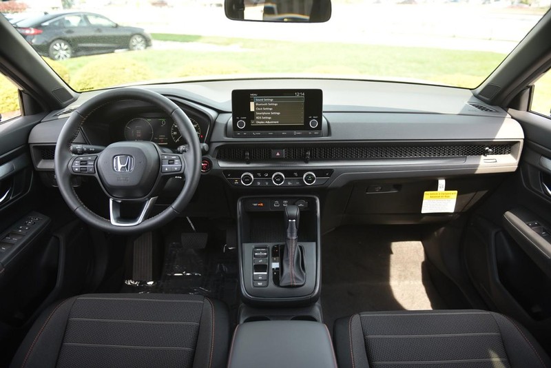 Honda CR-V Hybrid Vehicle Image 07