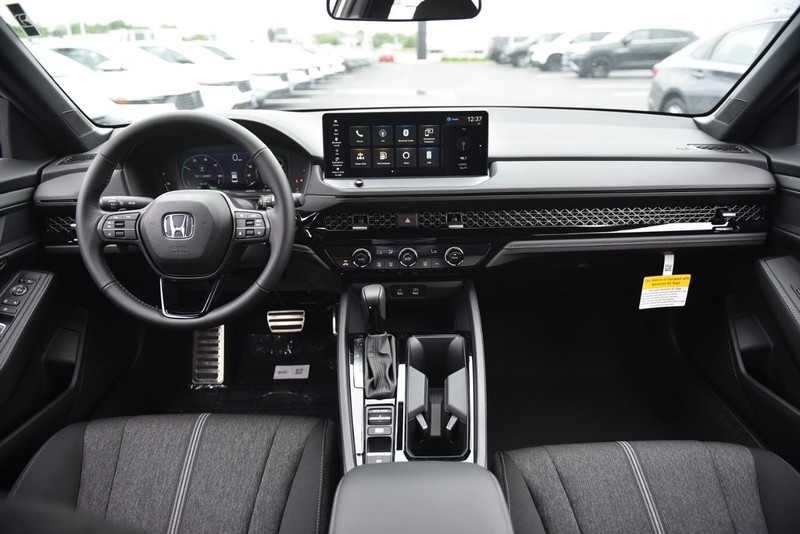 Honda Accord Hybrid Vehicle Image 07