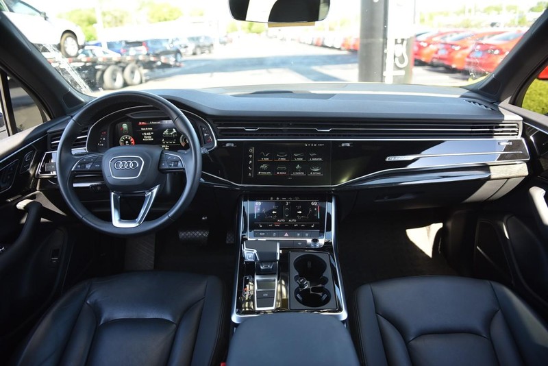 Audi Q7 Vehicle Image 06