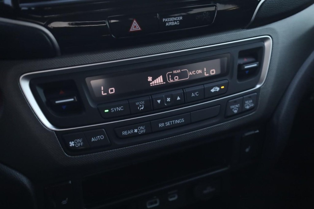 Honda Ridgeline Vehicle Image 16