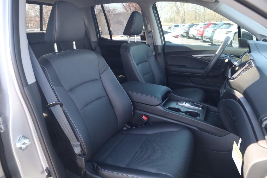 Honda Ridgeline Vehicle Image 21