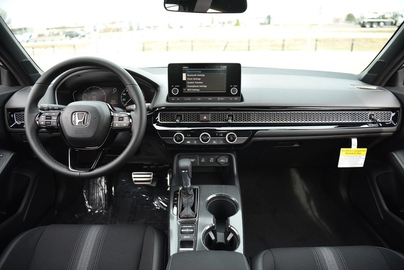 Honda Civic Hatchback Vehicle Image 07